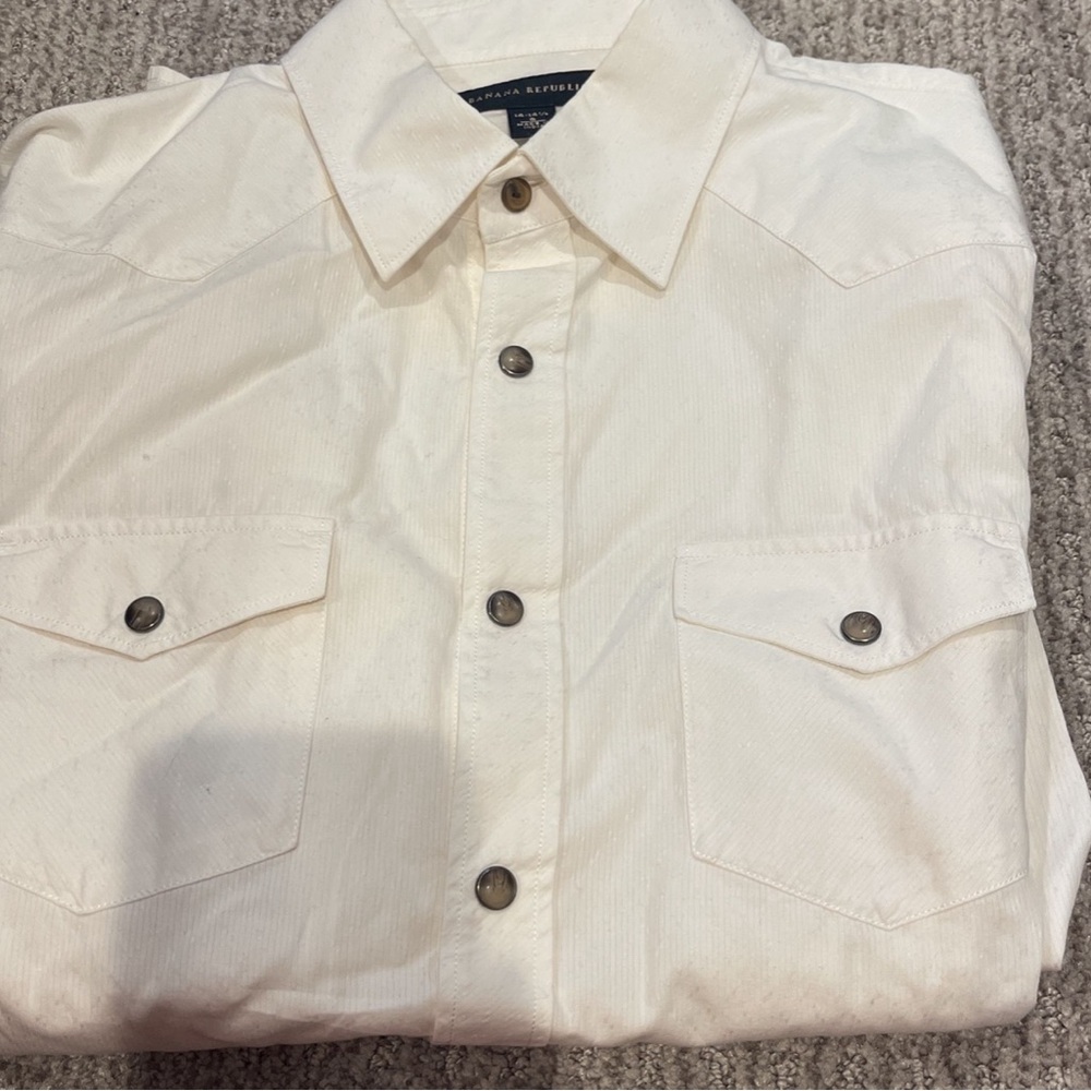 Banana Republic Shirt
Men’s Size S
